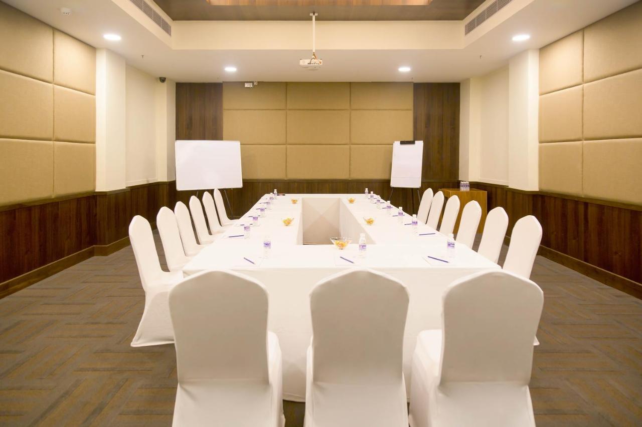 Kalyan Grand - A Business Hotel Vandalur Екстериор снимка
